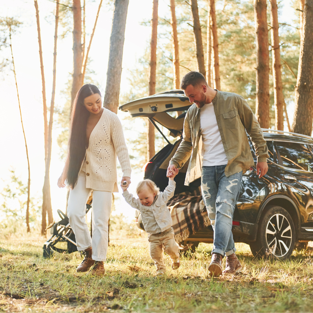 Familj bil skog 1024x1024
